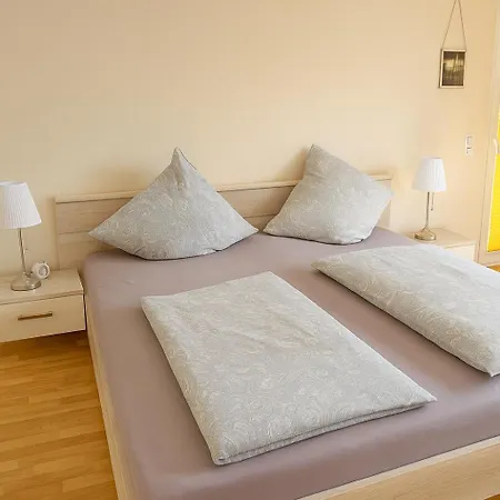 Apartment Park Und - Im Gruenen - 4-zimmer - Bis Zu 9 Gaeste *